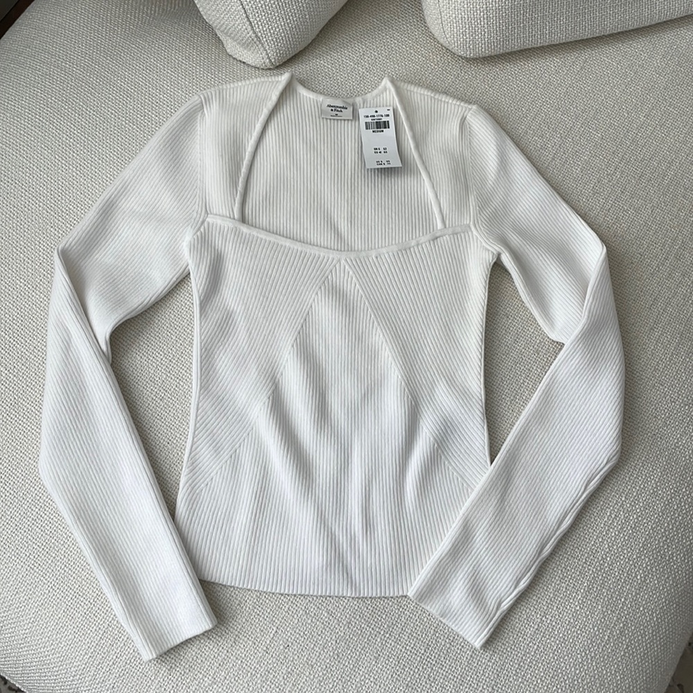 Fitted sweater
